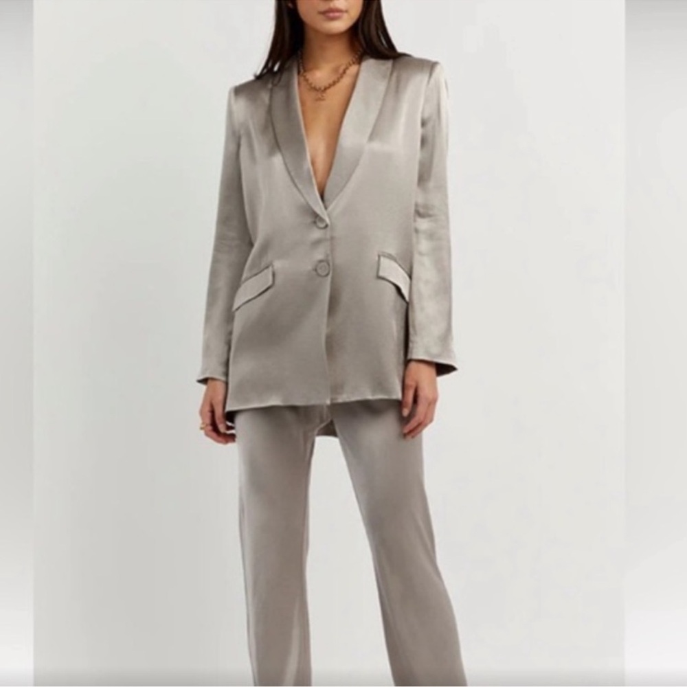 Dissh Kiah Pewter Satin Blazer – Size Small (US 6)